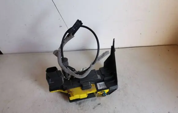 Volvo XC90 Rear door lock 30663048