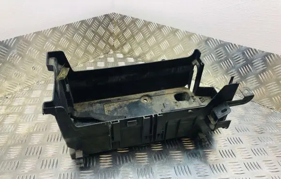 Opel Insignia A Battery box tray 13255614