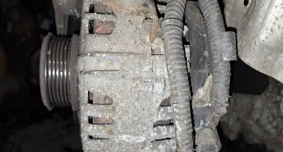 Ford Fiesta Generator/alternator 8V2110300AB 2543427A