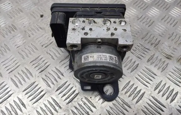 Skoda Octavia Mk3 (5E) ABS Pump 3Q0907379T 3Q0614517T