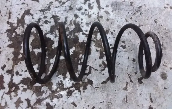 Chrysler PT Cruiser Front coil spring 