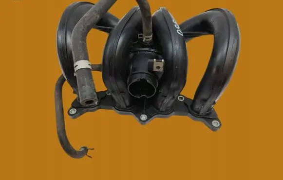 Toyota Yaris Intake manifold 