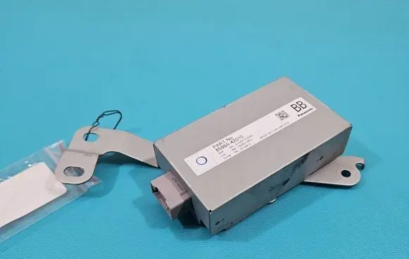 Toyota RAV 4 (XA40) Central body control module 8598A-42010 IMPRK1484309