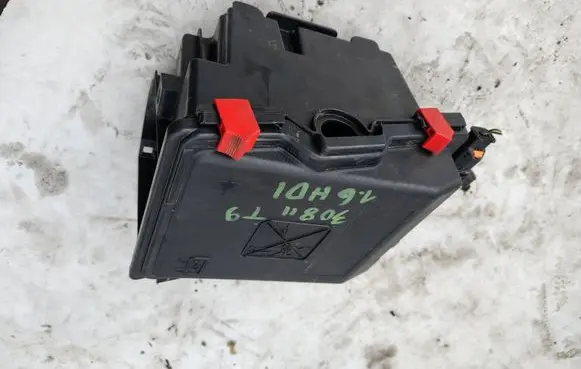 Peugeot 308 Fuse box cover 