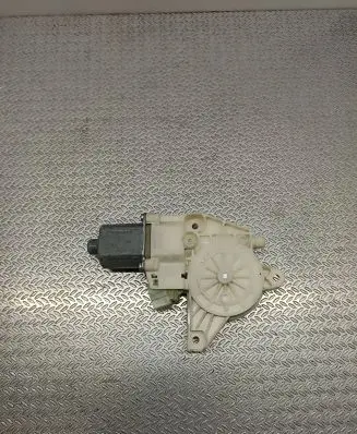 Mercedes-Benz C W204 Front door window regulator motor A2048200142 1002 71219100