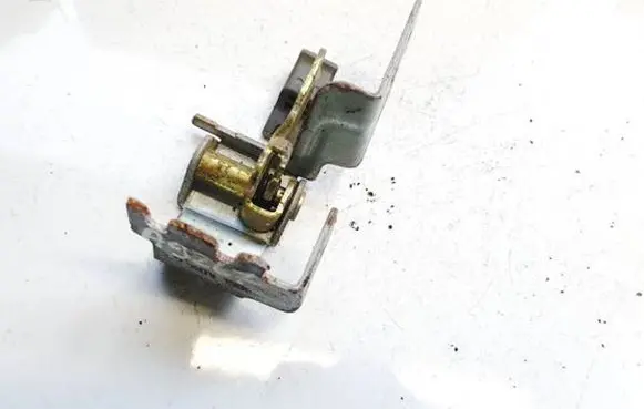 Honda CR-V Fuel tank opening switch 