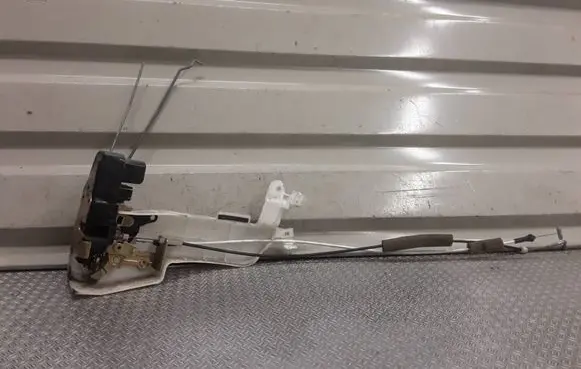 Chrysler Pacifica Front door lock 