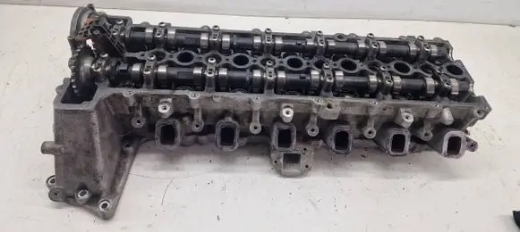 BMW 5 E39 Engine head 77885819