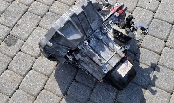 Renault Clio IV Manual 5 speed gearbox JR5332