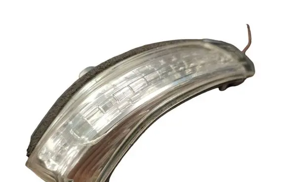 Toyota Avensis T270 Mirror indicator light 4040-044