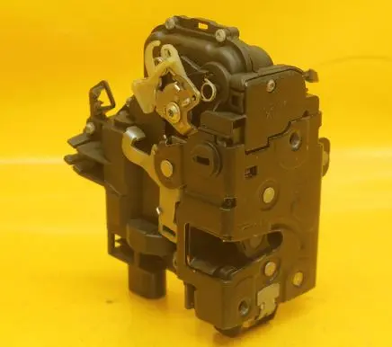 Seat Toledo II (1M) Rear door lock 2774