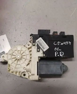 Citroen C5 Front door window regulator motor 9637541380 101387102