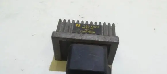 Renault Laguna II Glow plug pre-heat relay 7700115078