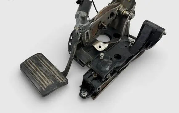 Cadillac Escalade Pedal assembly 