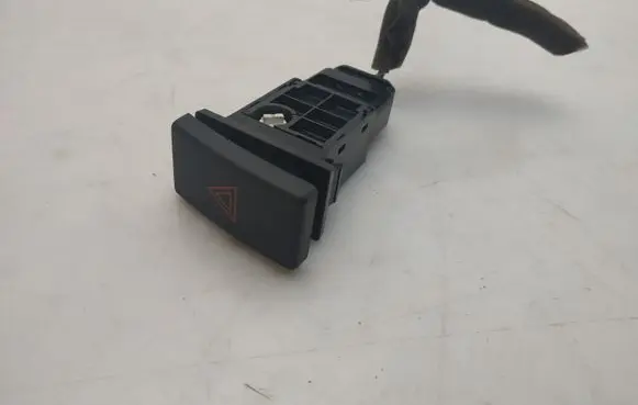 Toyota Avensis T250 Hazard light switch 157963
