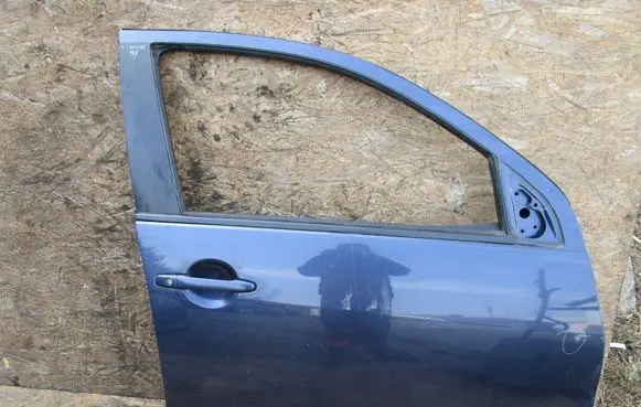 Citroen C-Crosser Front door