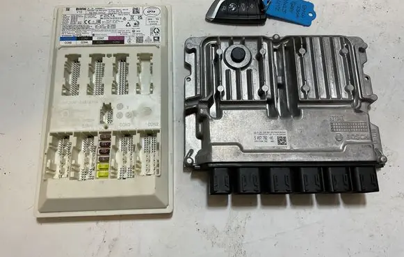 BMW 3 G20 G21 Engine ECU kit and lock set 5A57782
