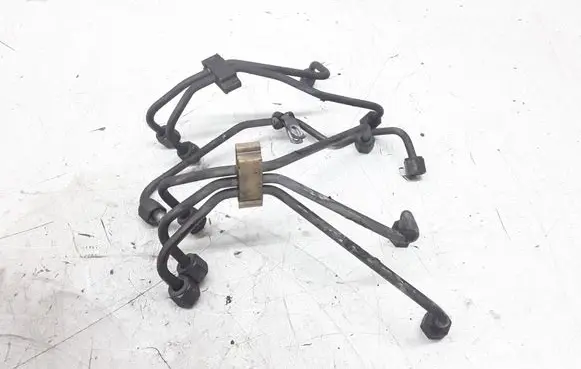 Volvo XC90 Fuel injector supply line/pipe 