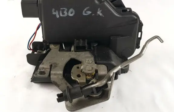 Audi A6 S6 C5 4B Rear door lock