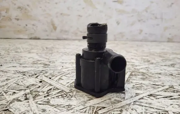 Audi A4 S4 B8 8K Electric auxiliary coolant/water pump 8K0819147