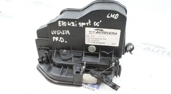 BMW X3 F25 Front door lock 7167074