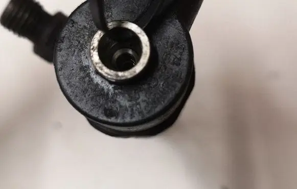 Opel Zafira B Fuel injector 0445110159