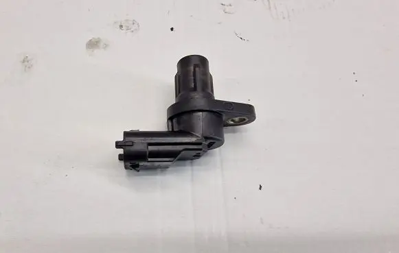 Volvo S80 Camshaft position sensor 8658726