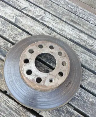 Volkswagen Touran I Rear brake disc