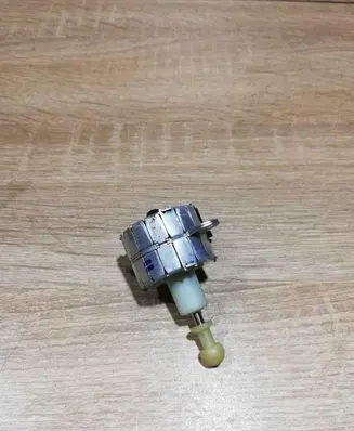 Audi A6 S6 C5 4B Headlight level adjustment motor 1307220039