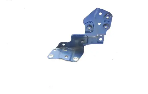 Lexus CT 200H Fender mounting bracket 08L