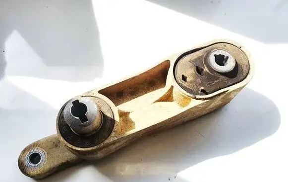 BMW i3 Engine mount bracket 17276810