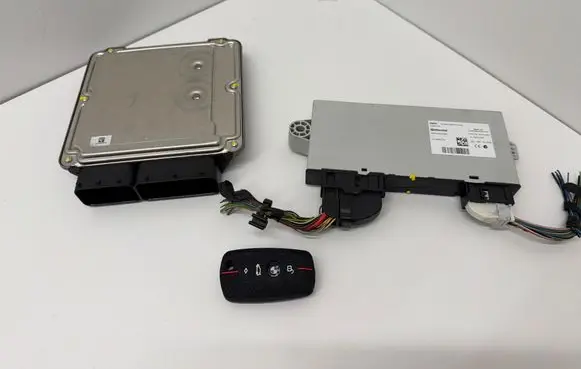 BMW 5 F10 F11 Engine ECU kit and lock set 9268751 2113360779 5WK50522DBR