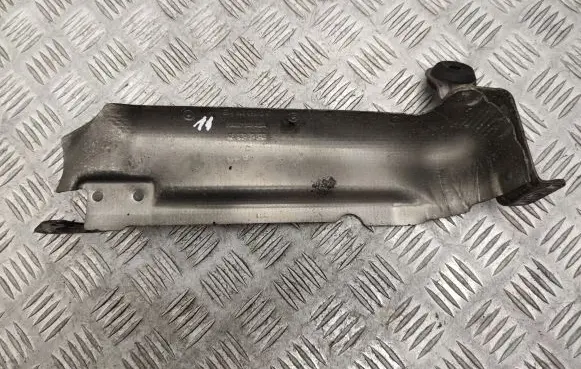 Mercedes-Benz S W221 Heat shield in engine bay A6420901241