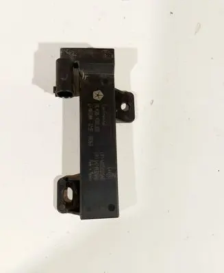 Chrysler Pacifica Aerial antenna amplifier 68051315AB 2840864000300 0474930AA