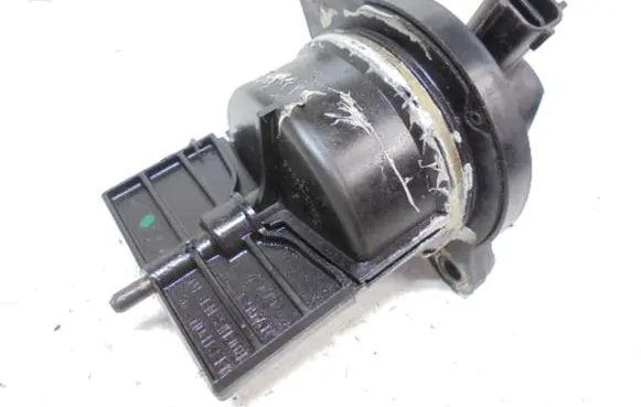 Jaguar S-Type Valve vacuum XW4E-9L490-AD