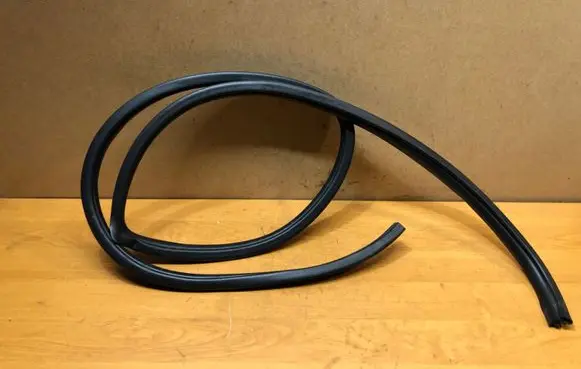 Hyundai i30 Rear door rubber seal (on body) 
