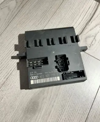 Audi A4 S4 B7 8E 8H Comfort/convenience module 8E0907279E