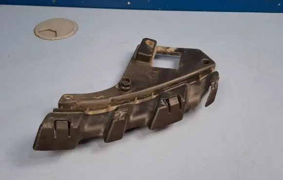 Tesla Model 3 Headlight/headlamp mounting bracket 24546151