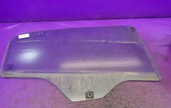 Fiat Punto (199) Front door window glass four-door