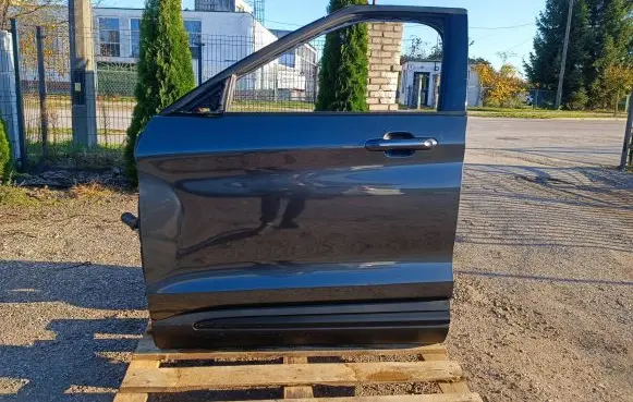 Ford Explorer VI Front door