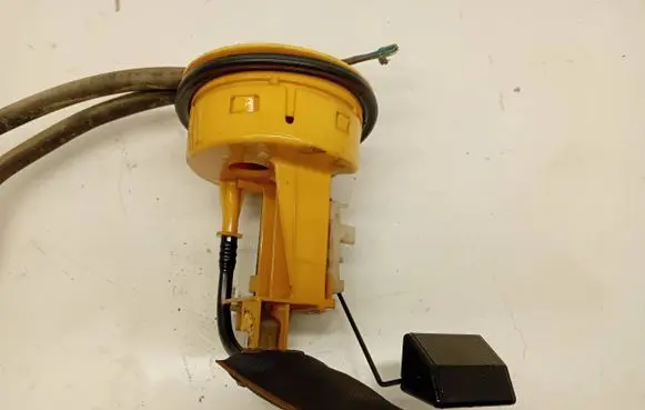 Toyota Corolla Verso AR10 Fuel level sensor 