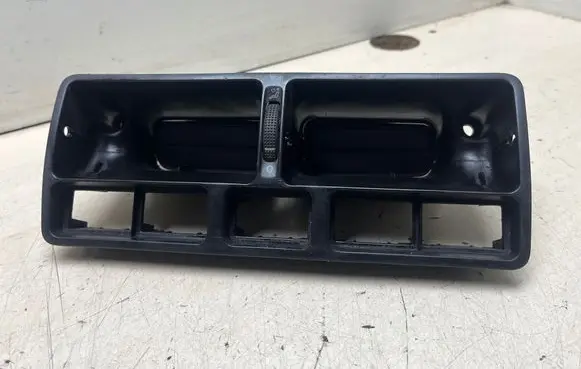 Volkswagen Golf IV Dash center air vent grill 1J0819728C