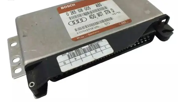 Audi A4 S4 B5 8D Engine control unit/module 4D0907379D