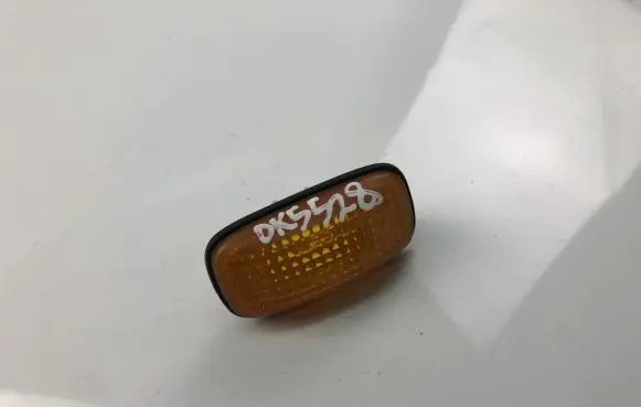 Nissan Maxima Front fender indicator light 63E