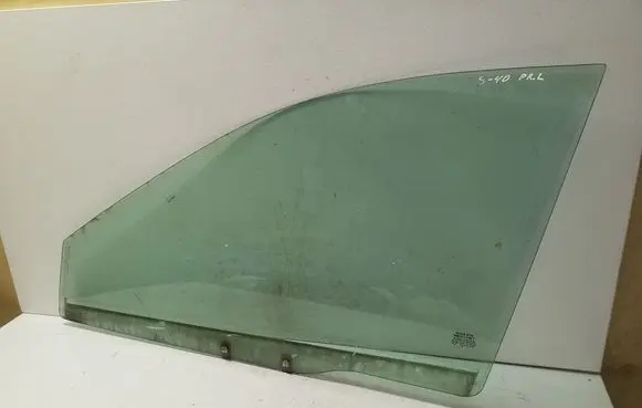 Volvo S40 Front door window glass four-door