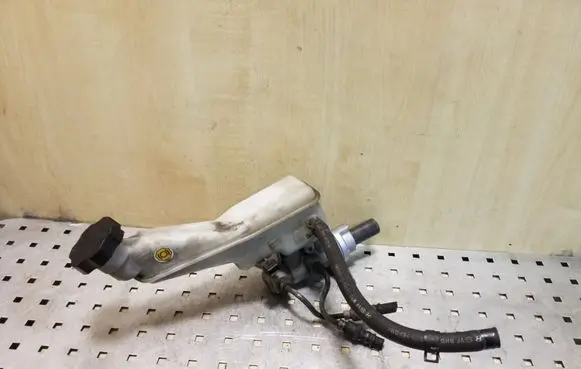 Hyundai i40 Master brake cylinder