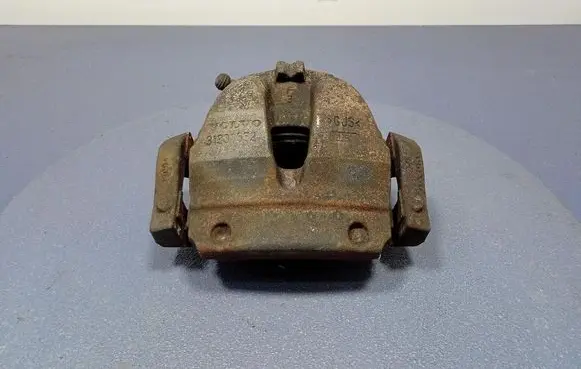 Front brake caliper