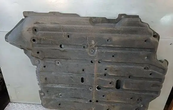 Front underbody cover/under tray