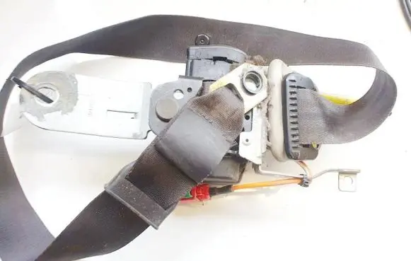 Mitsubishi Carisma Front seatbelt 570570100f als0111050338