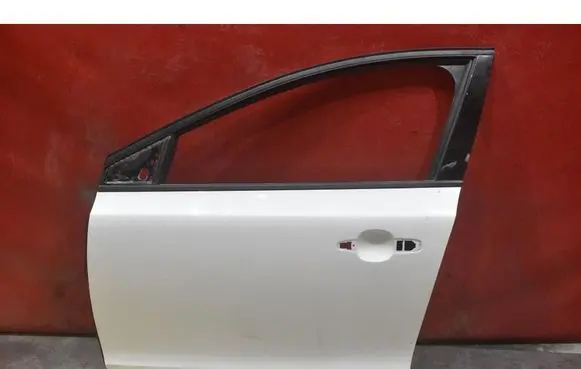 Volvo V40 Front door 